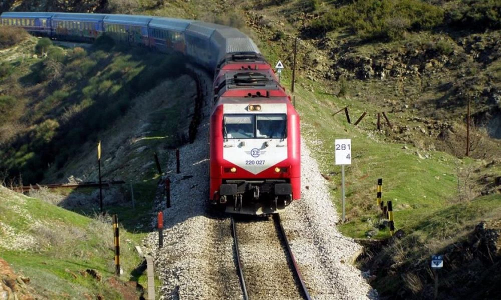 Αλλοδαποί ακινητοποίησαν τρένο στη Θεσσαλονίκη!